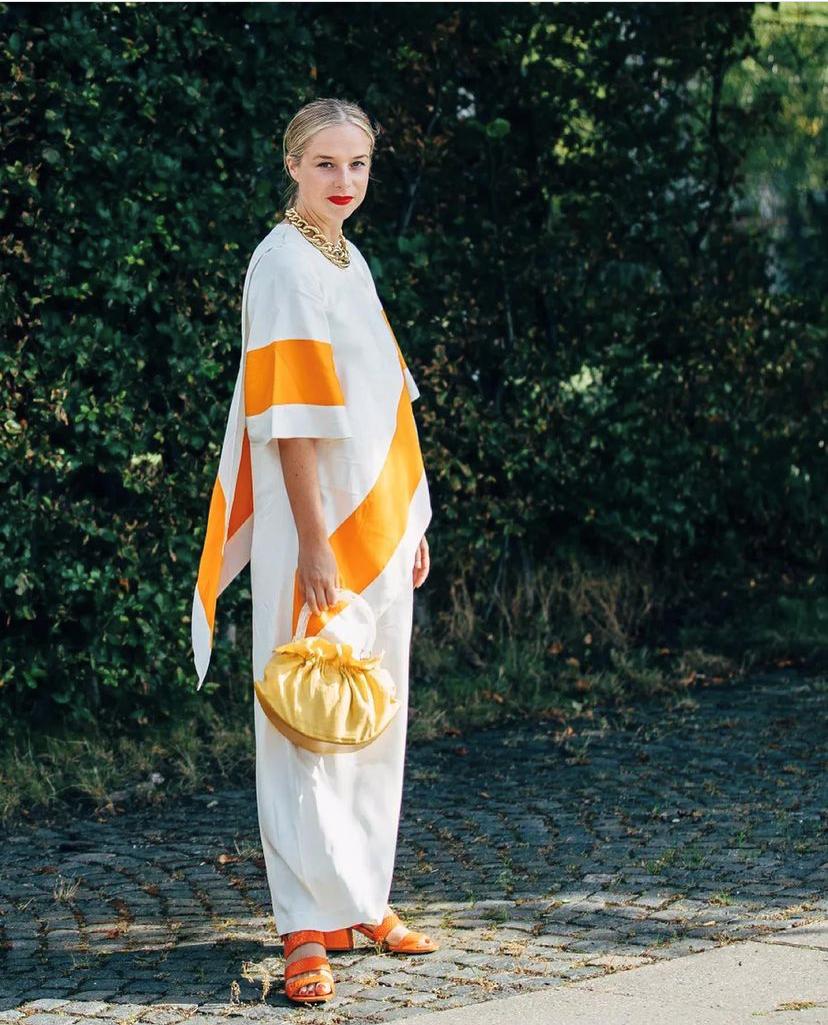 时尚玩转色彩让你轻松穿搭不出错 (100例经典色彩搭配穿搭)