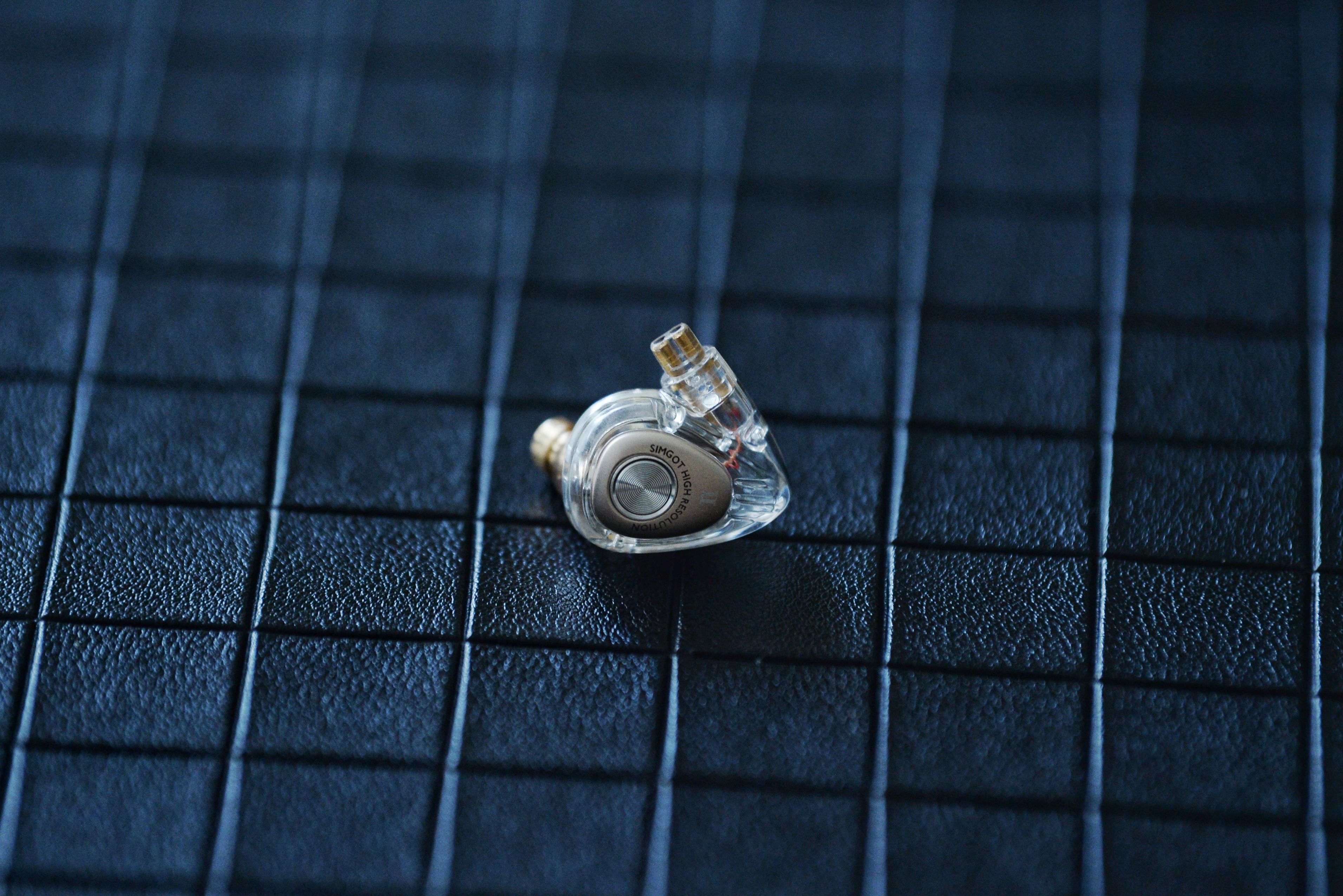 兴戈em2和airpodspro音质对比,兴戈em2用什么耳机套最好