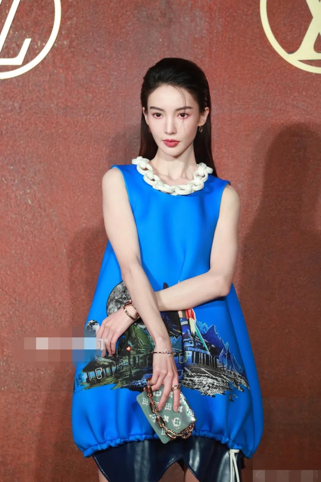 lv短袖金晨,杨采钰金晨刘亦菲宋祖德