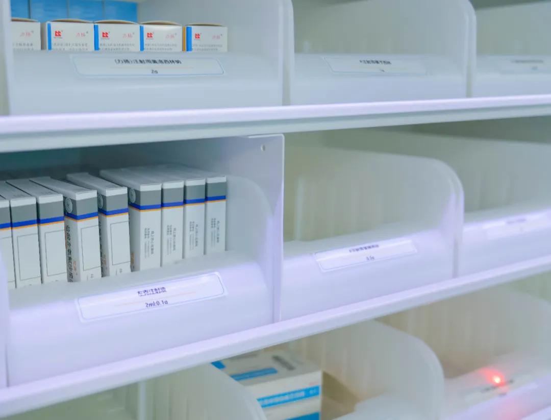 配药机器人智能,自动打针输液机器人