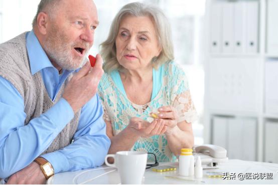 医生拔出了前两位医生没能拔出的鱼刺「收费40元」回头被投诉了