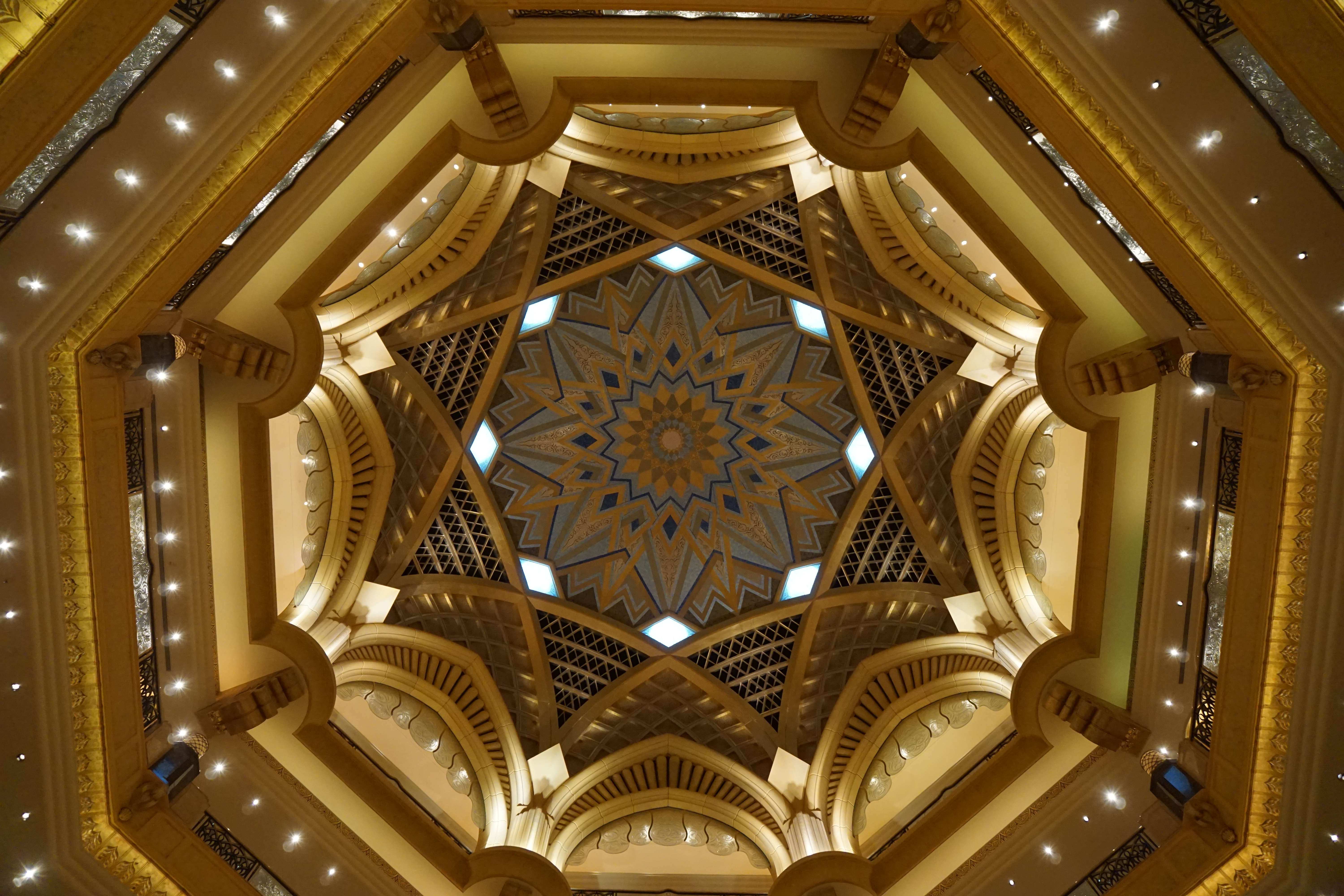 酋长国宫殿酒店推荐,酋长国宫殿酒店视频