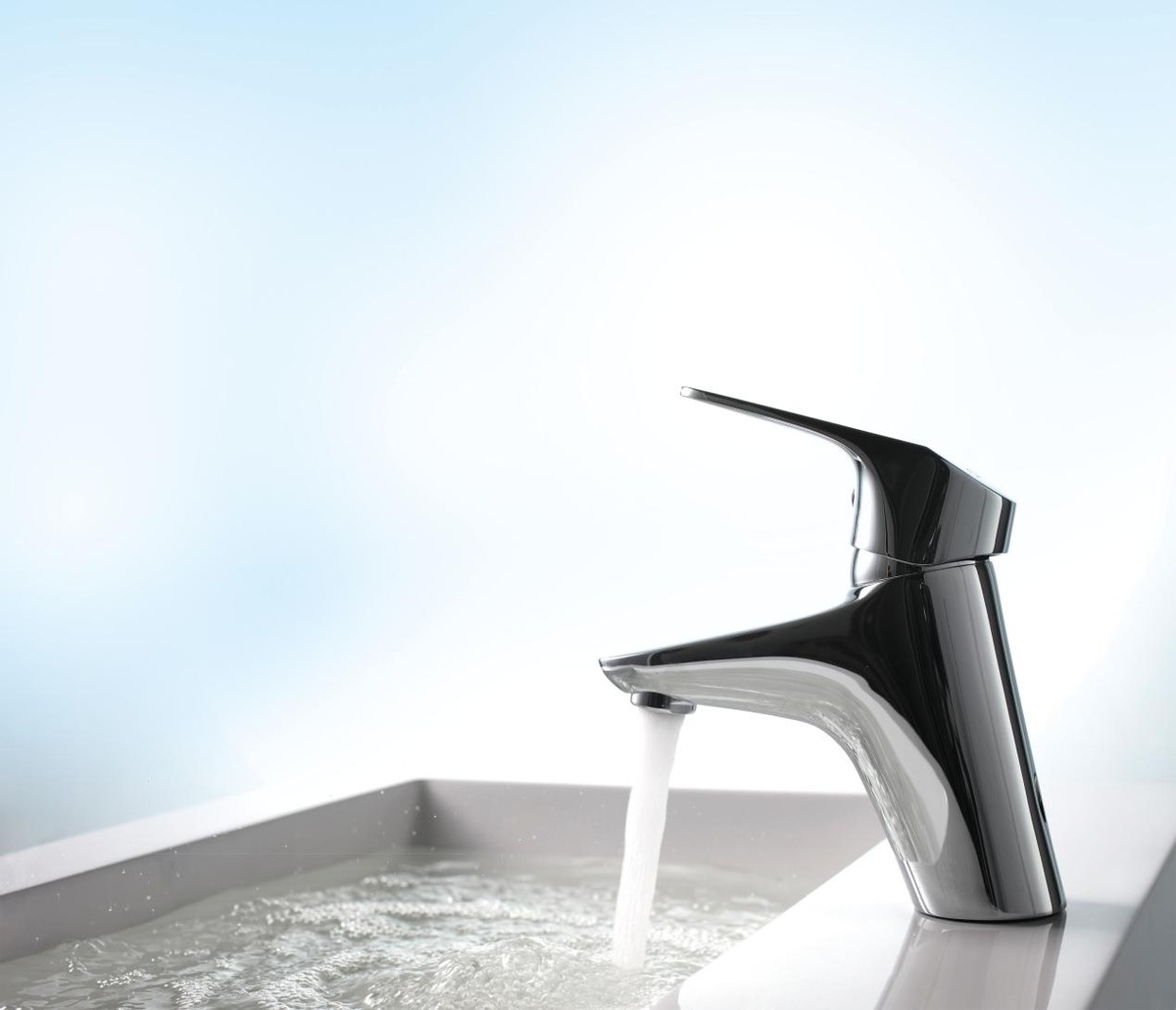 电热水龙头与厨房热水宝哪个费电,电热水龙头一直插着费电吗