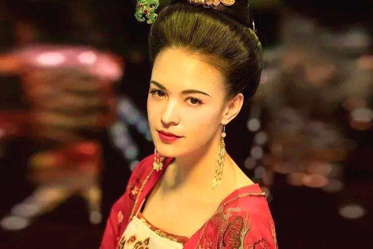 杨贵妃在马嵬坡是否真的死了,杨贵妃为什么死在马嵬坡