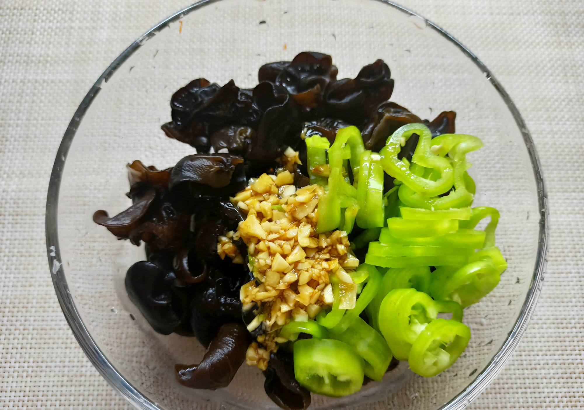 黑木耳怎么做才好吃配啥菜,黑木耳怎么做好吃家常做法