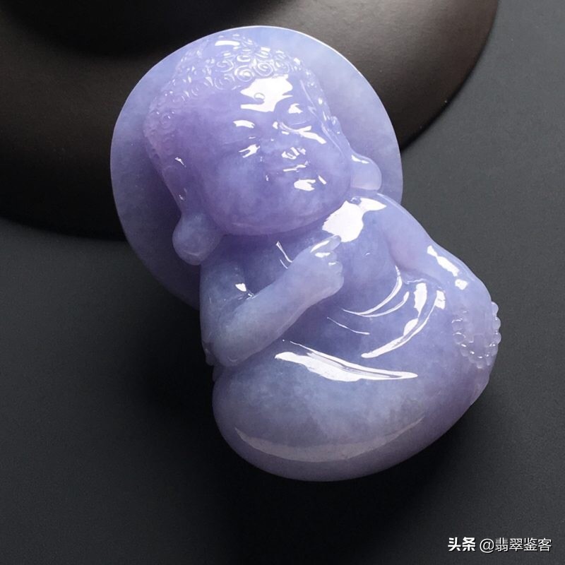 紫色翡翠手镯见光死,颜色特别深的翡翠是假的吗