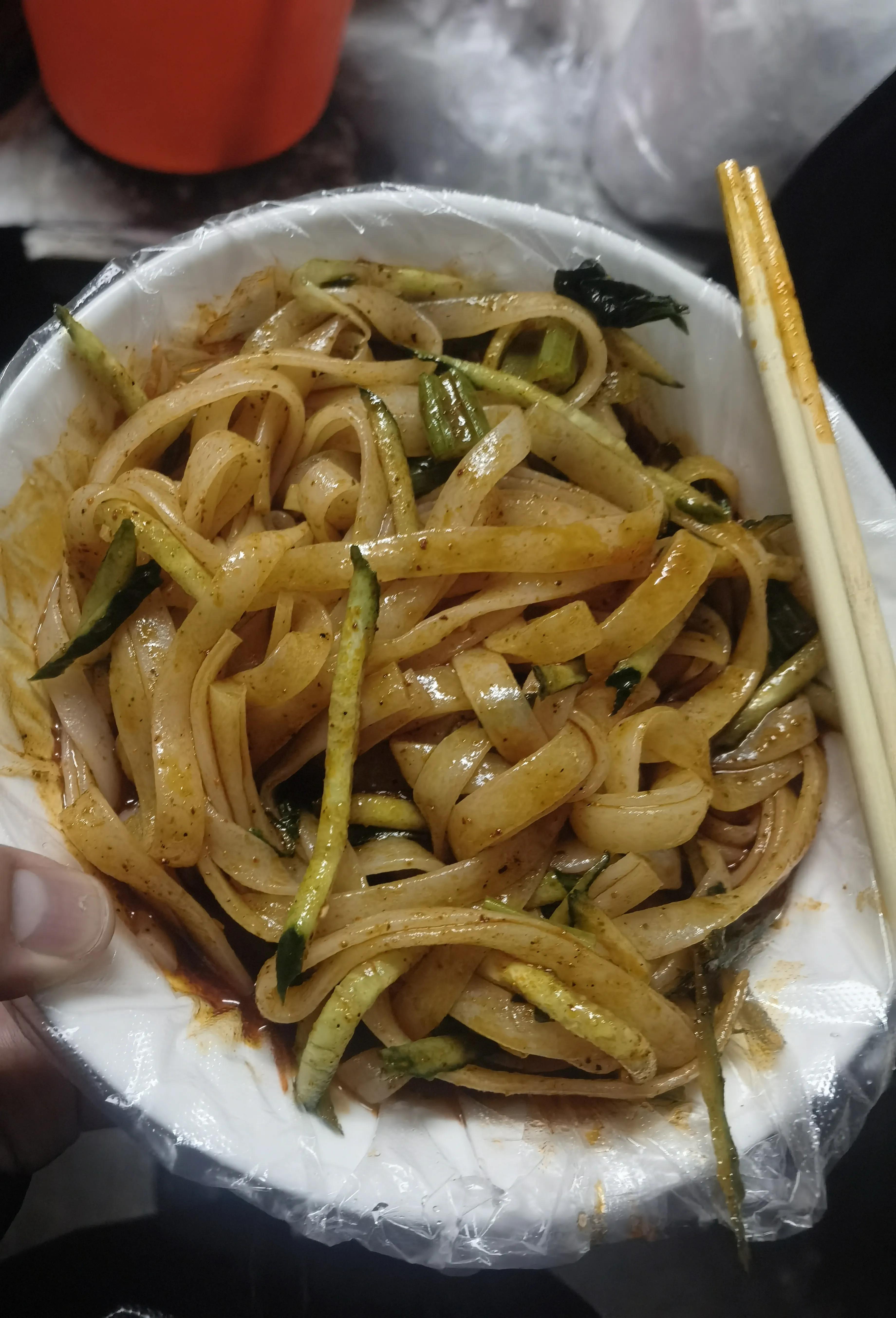 擀面皮机器全自动一体机,全自动擀面皮机操作方法