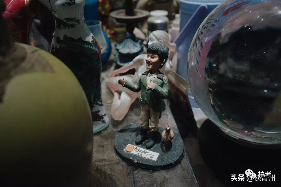 大衣哥朱之文买新车引围观,大衣哥朱之文被农民围观