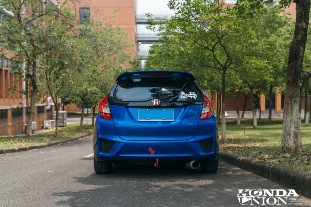 本田飞度适合男孩子开吗,本田飞度适合家庭用车吗