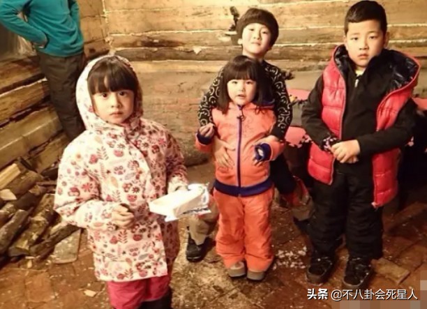 爸爸最可爱一瞬间,家有萌宝kimi和王诗龄太搞笑了