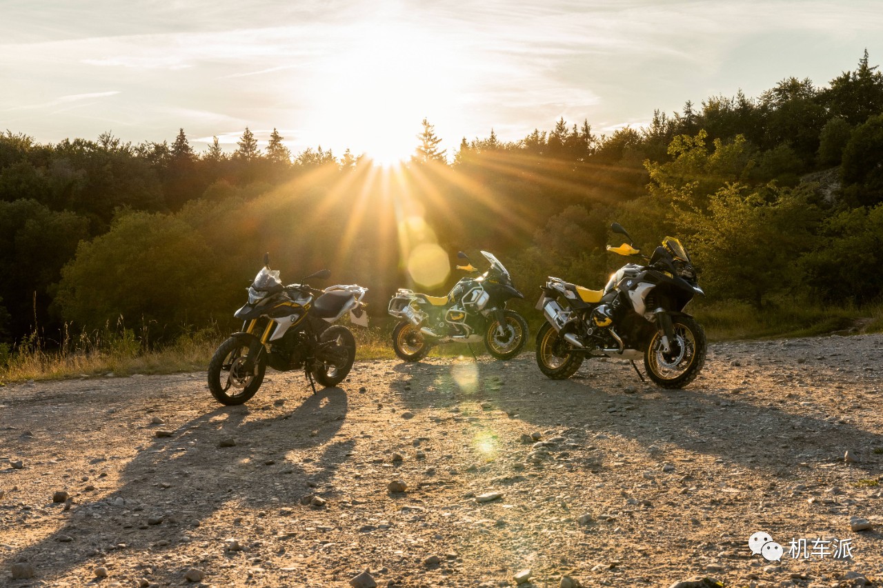 宝马2021款g310r舒适版,宝马g310gs漫画图