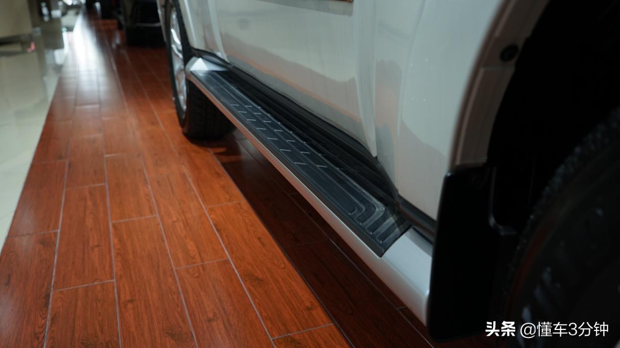 三菱帕杰罗原装进口7座,2.0自吸几万块的帕杰罗