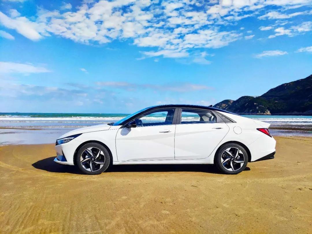 伊兰特第七代好还是索纳塔好,现代索纳塔十和伊兰特第七代对比