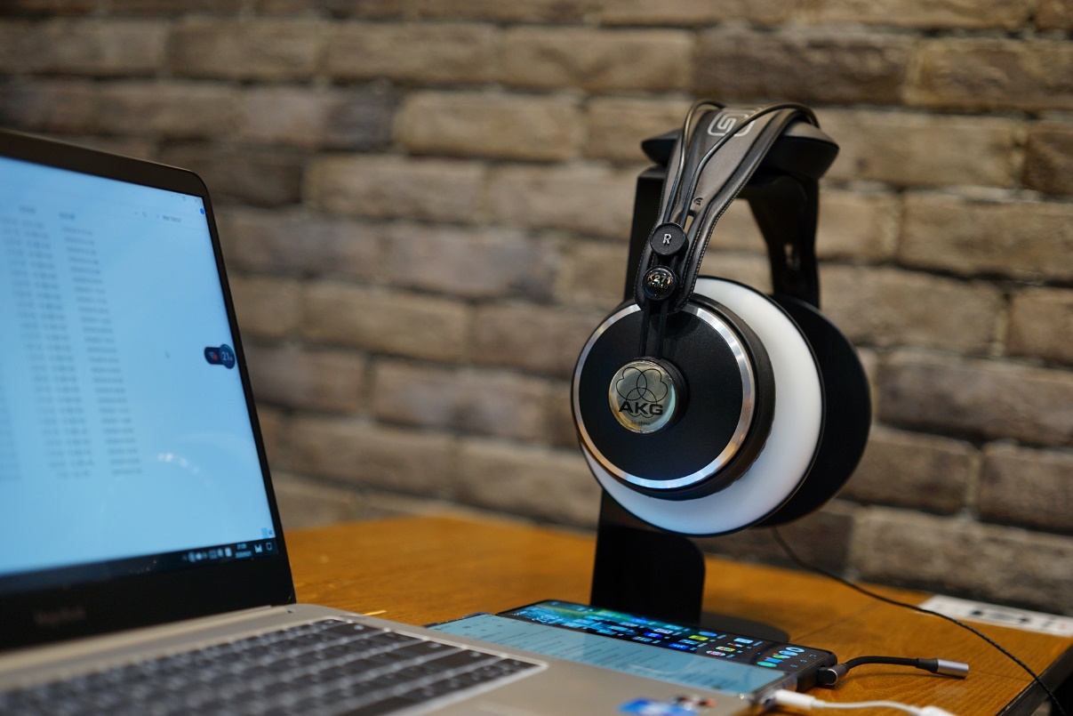 iqooz5和小米10s哪个音质好,小米10至尊纪念版对比iqoo8