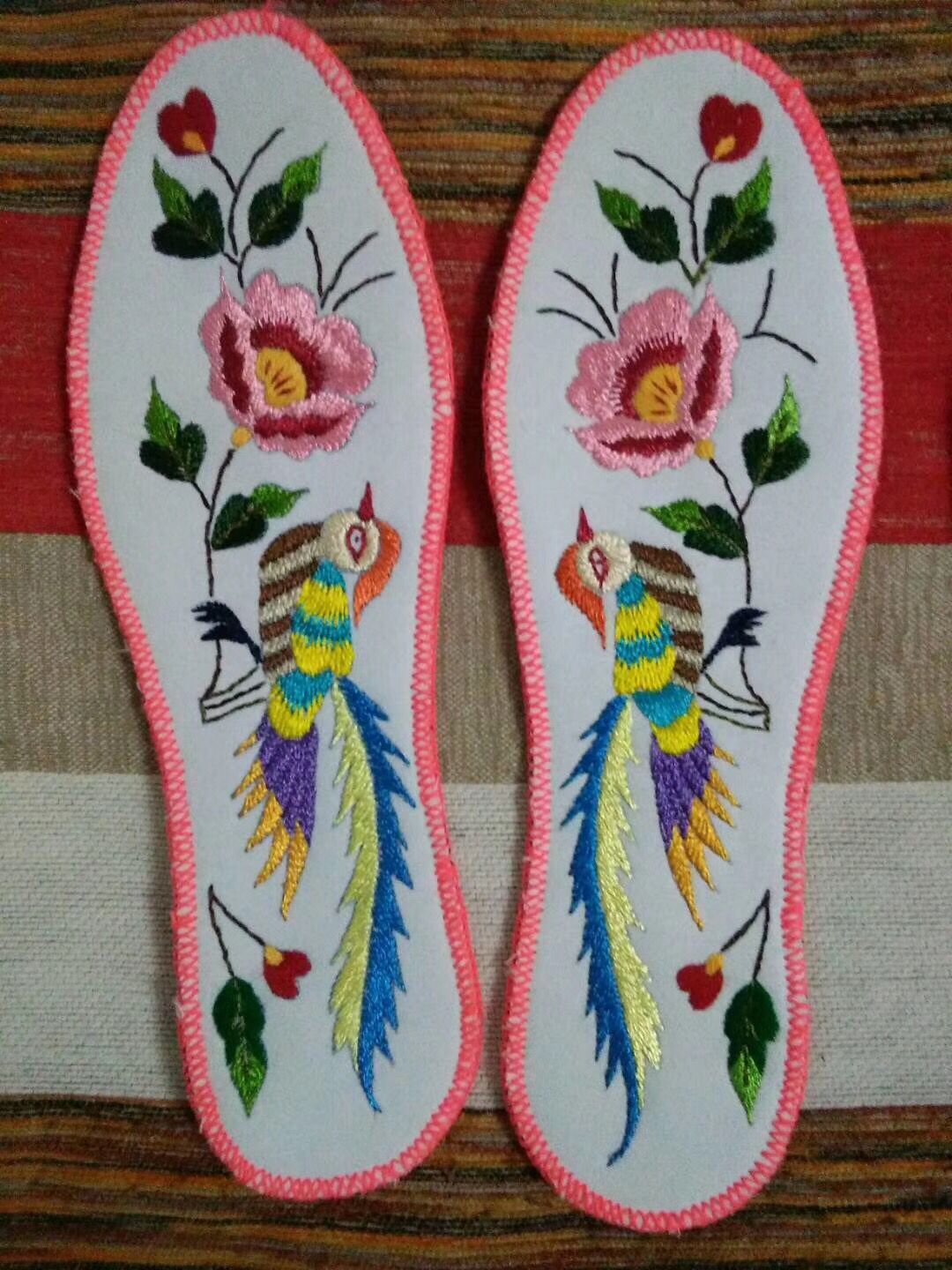 指尖上的艺术——纳鞋垫