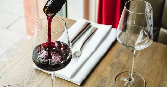 什么味道的车载香水好闻又持久,哪个牌子的香水好闻淡淡的味道