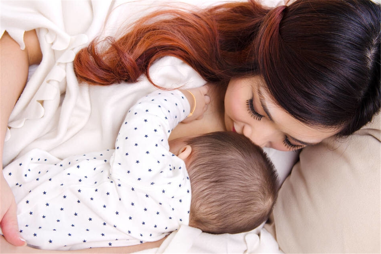 母乳喂养堵奶自救,母乳喂养妈妈最怕的就是堵奶了