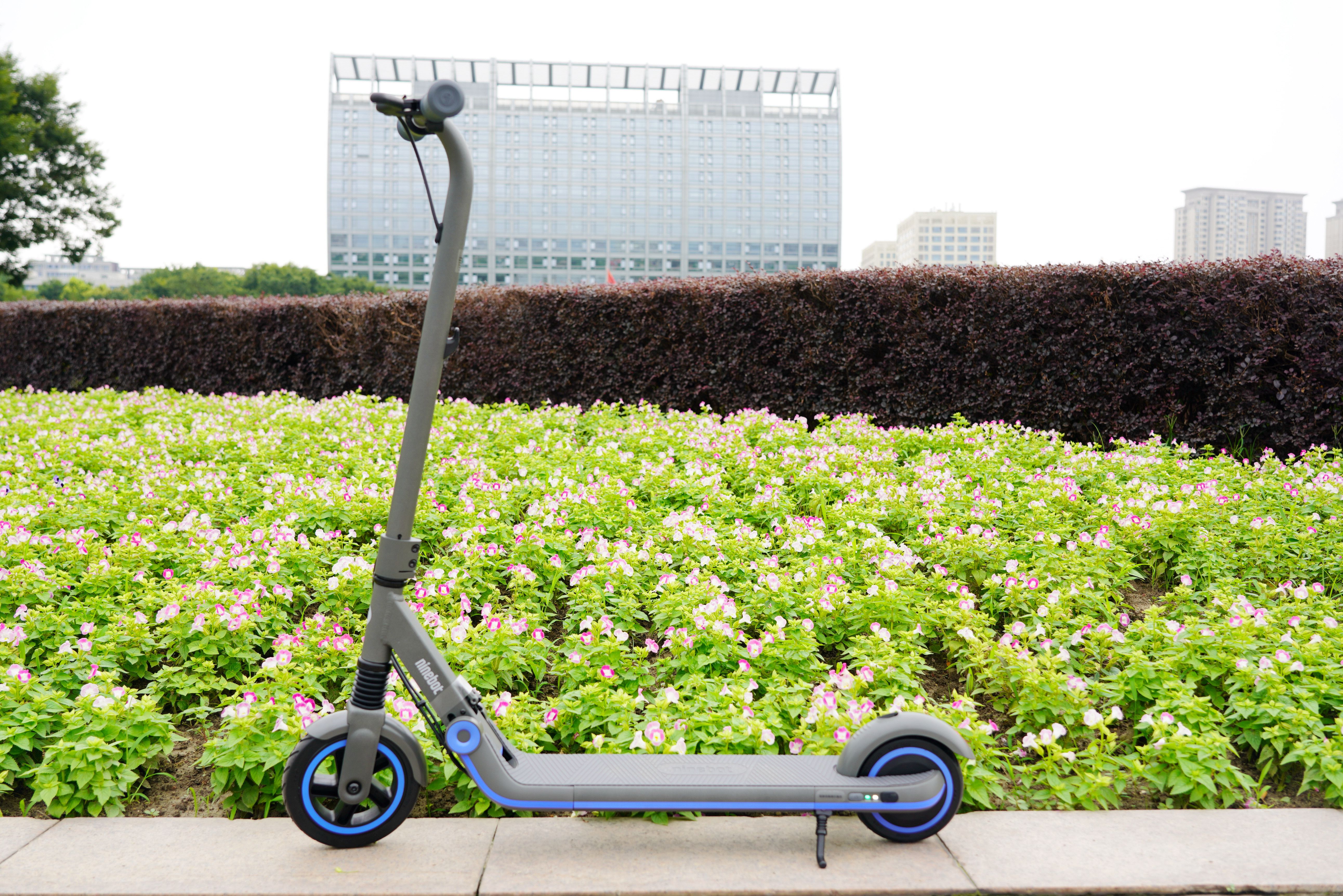 很不简单的玩具,九号儿童电动滑板车e10如何折叠