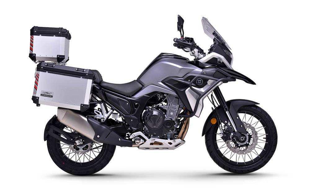 凯越500x摩托车一万公里保养,21款凯越500x经典版和珠峰版