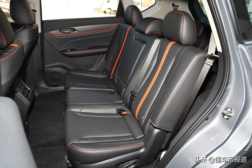 东风风光580红星版手动精英版试驾,580东风风光2021款落地价