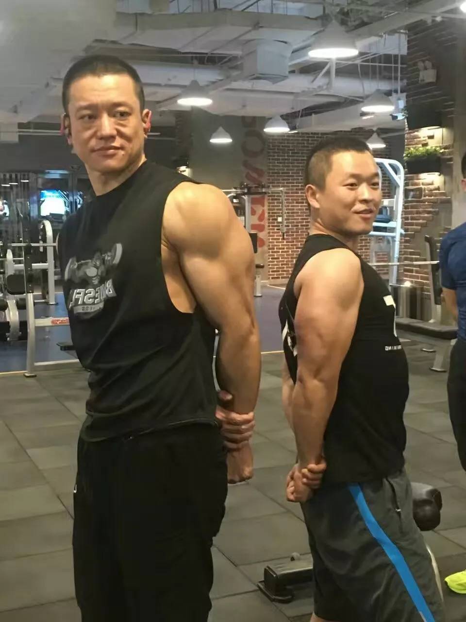 退役后坚持健身,退伍后坚持锻炼