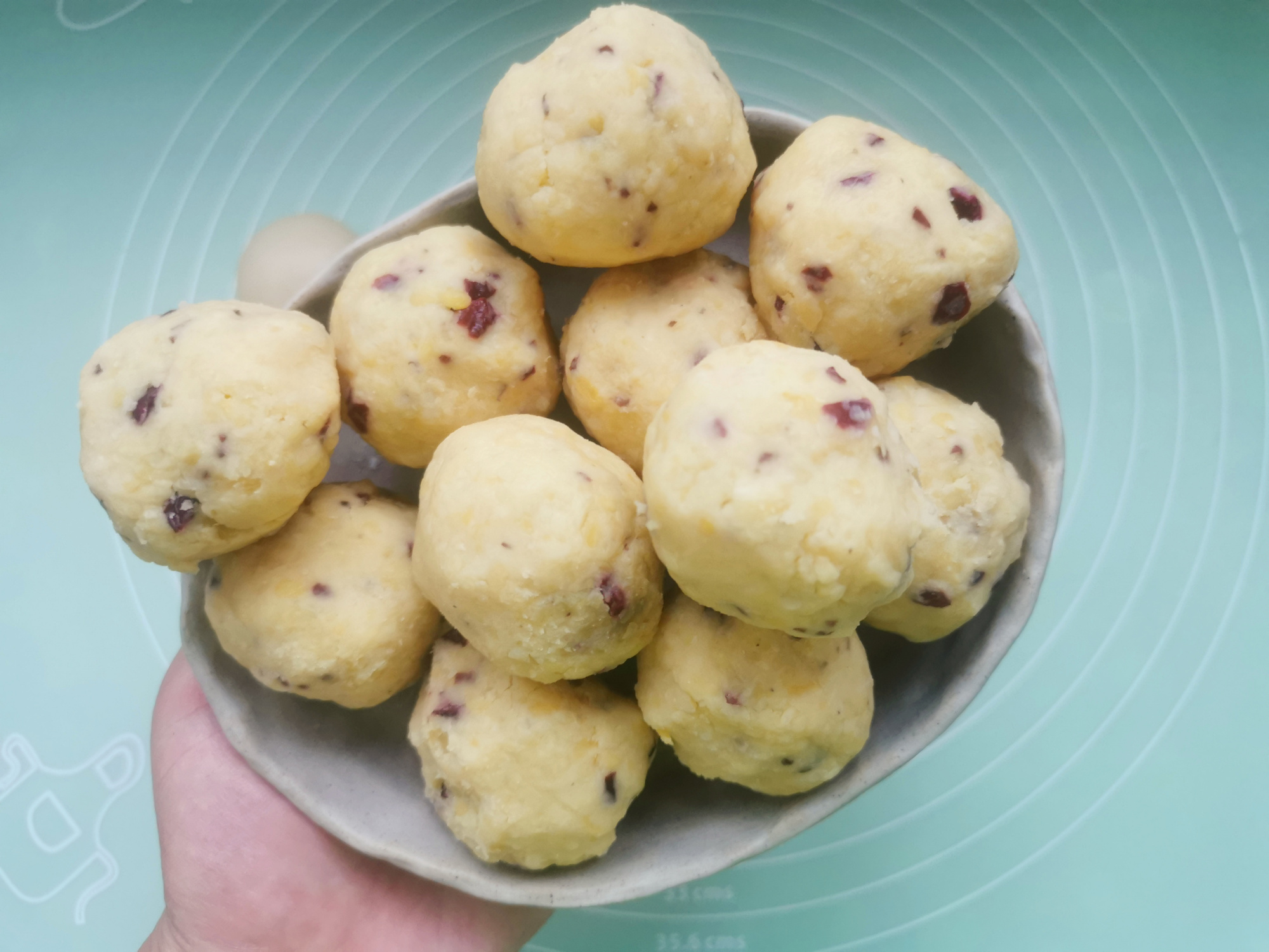 自己超爱吃的绿豆饼自己动手做,绿豆饼自制无油无糖