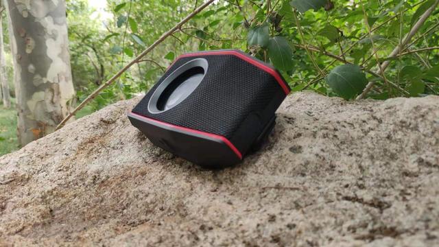 jblflip5音箱评测和德斐尔小魔盒,德斐尔户外蓝牙音箱详细评测