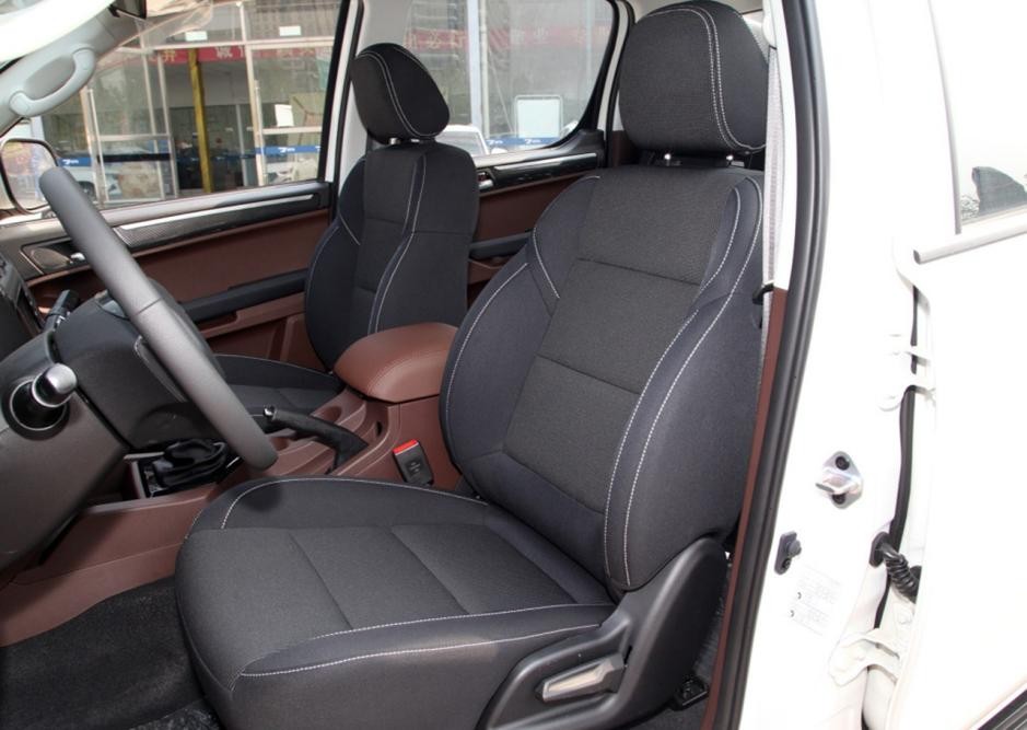 福田萨普征服者2.8t柴油皮卡,福田征服者3皮卡柴油版四驱报价