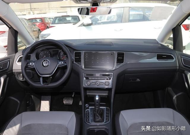 高尔夫嘉旅1.6和轩逸1.6哪个省油,高尔夫嘉旅2019款1.6l自动纯真型