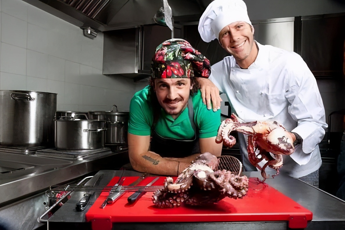 绿茵屠夫加图索为队友出头,足坛屠夫加图索