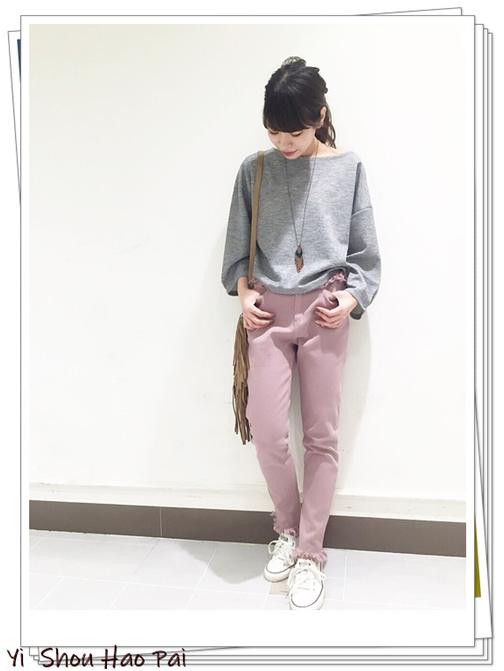 粉红色裤子搭配什么颜色上衣好看,粉红色裤子配什么上衣好看