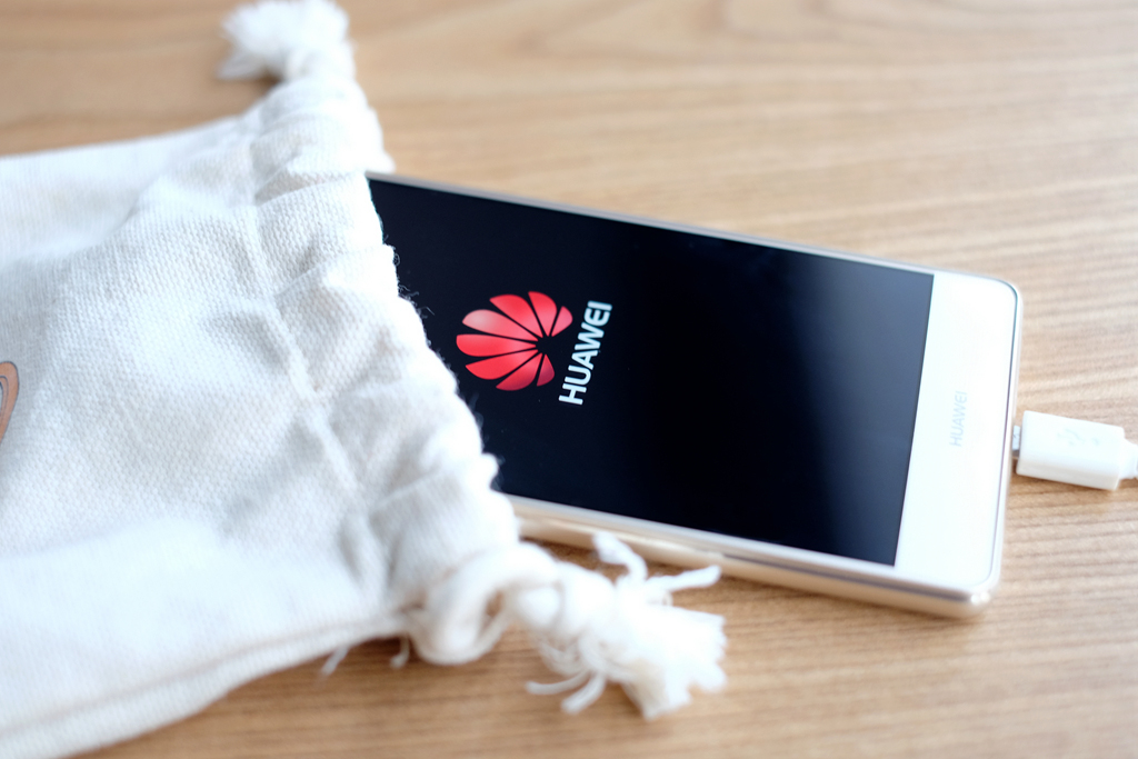 荣耀和华为，到底有哪些区别？一个潮流一个内敛