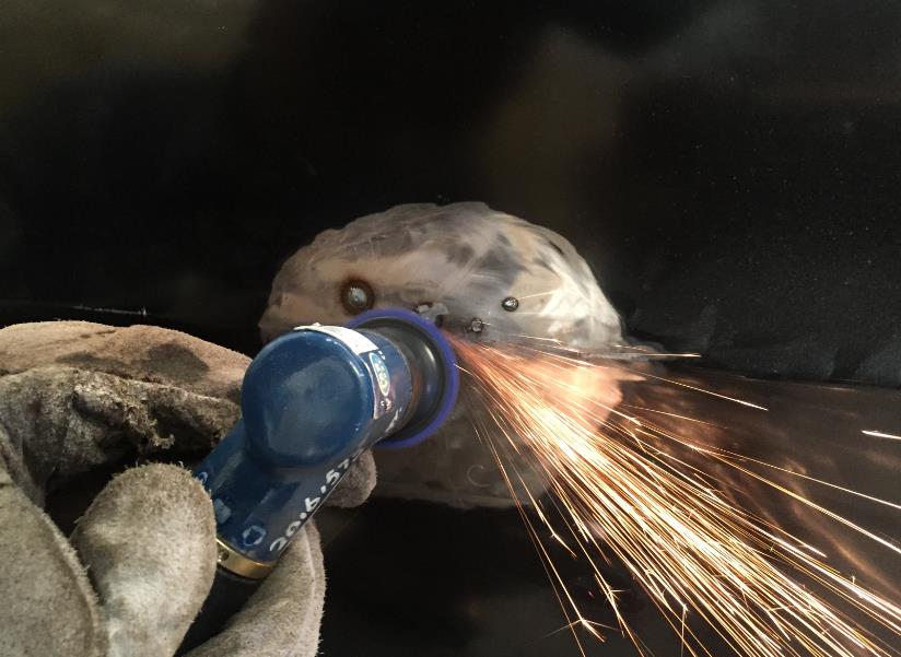 车身钣金喷漆修复,钣金修复凹陷必须刮腻子喷漆吗