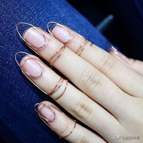 今年秋冬小配饰流行,今年流行款配饰