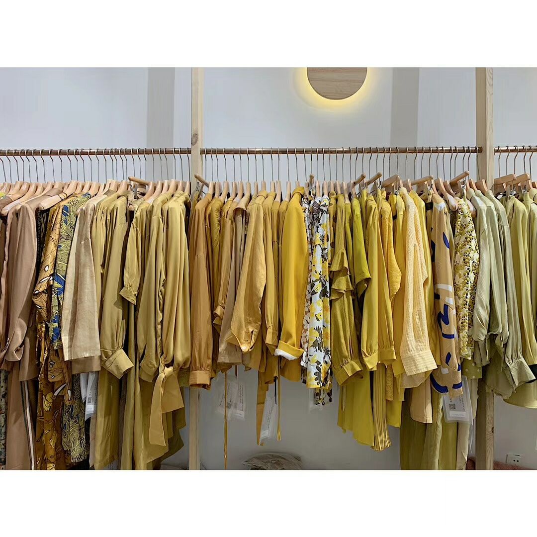 广州服装批发怎么拿货,服装按斤批发到哪拿货