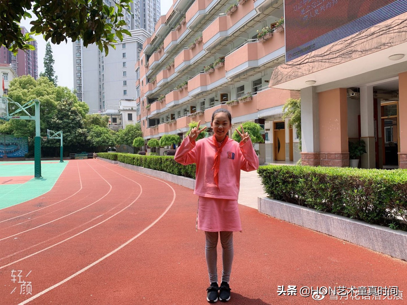 我们是时间旅行者寻找生命中的光,我们都是旅行者寻找生命中的光