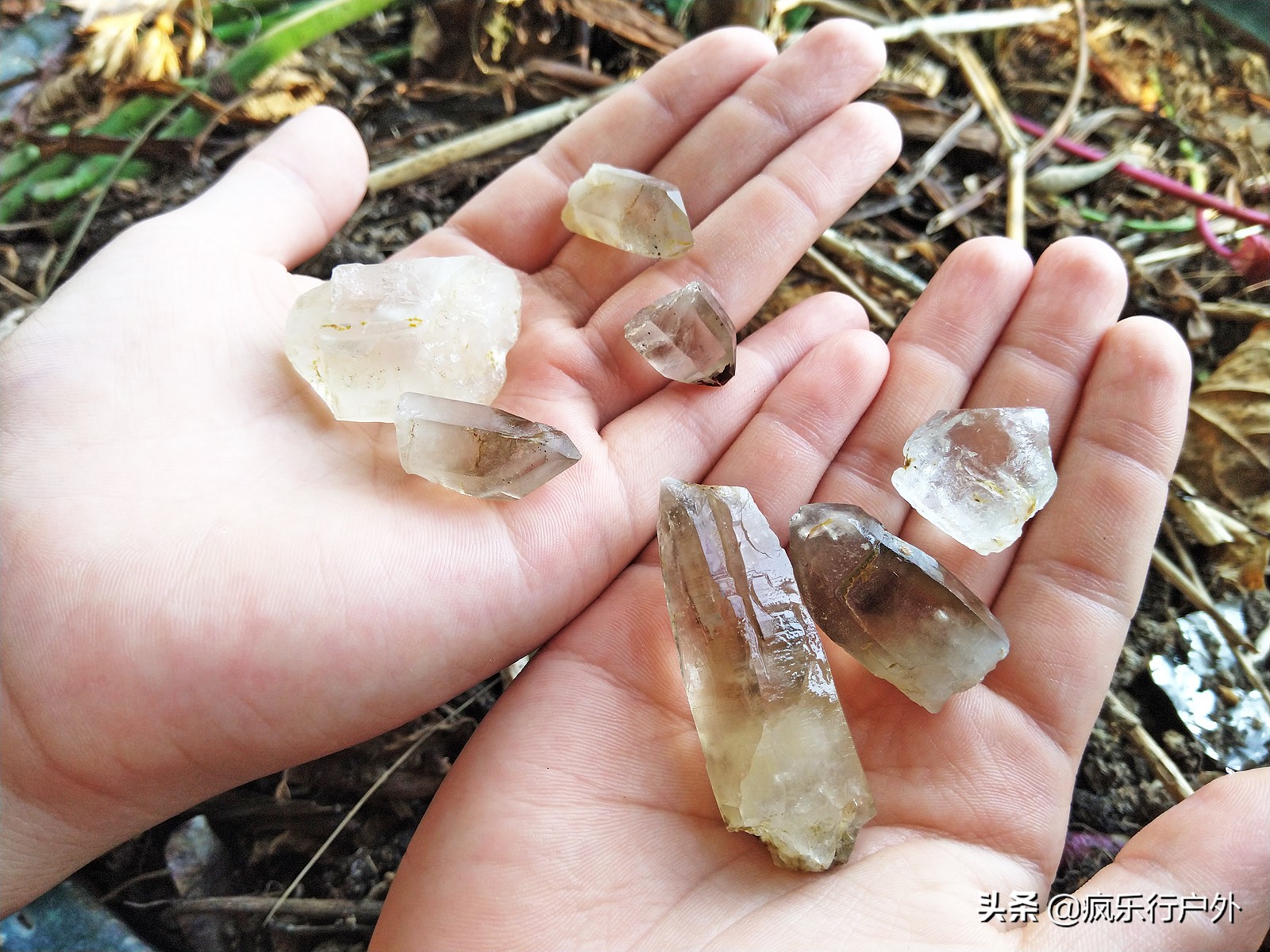 捡水晶宝石的地方,恩平市哪里有水晶石捡