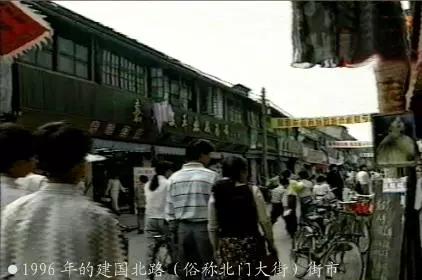 塔弄东起建国路,西止少年路,长305米,在明朝以前名塔儿弄