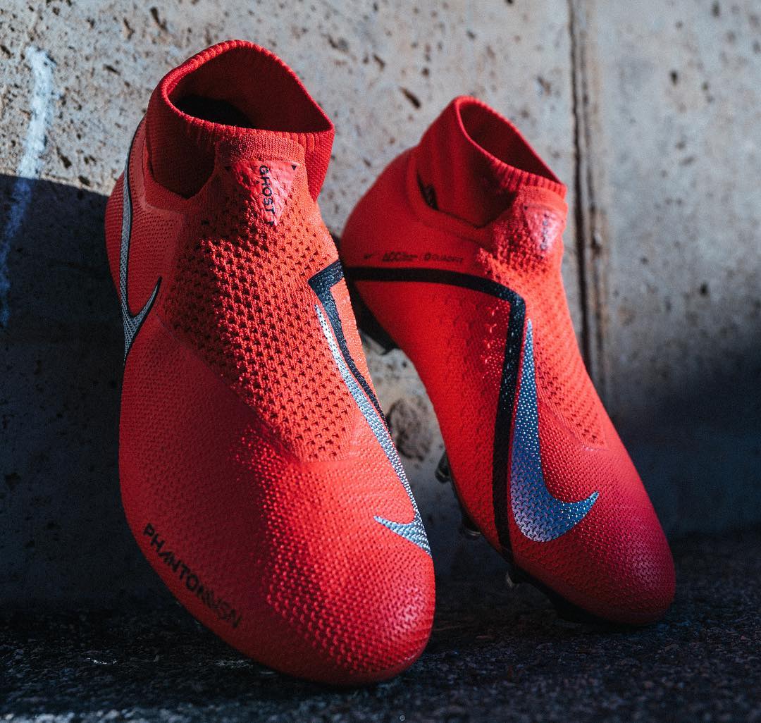 足球实战衣服怎么穿的视频,足球场如何穿最拉风