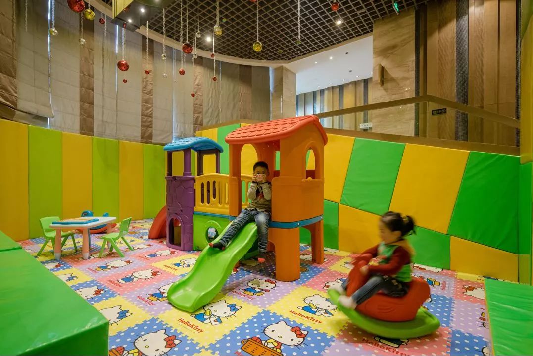 成都温江的一颗明珠，海鲜自助餐+巴西烤肉，还有猪猪侠来啦