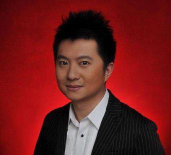 台上同为央视主持人，台下是真夫妻，恩爱幸福堪称天生一对