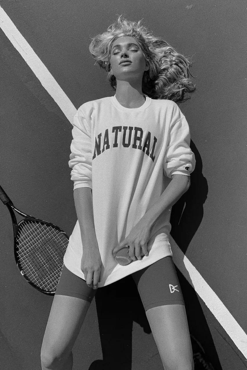 瑜伽服后面的球,瑜伽服后面蝴蝶结