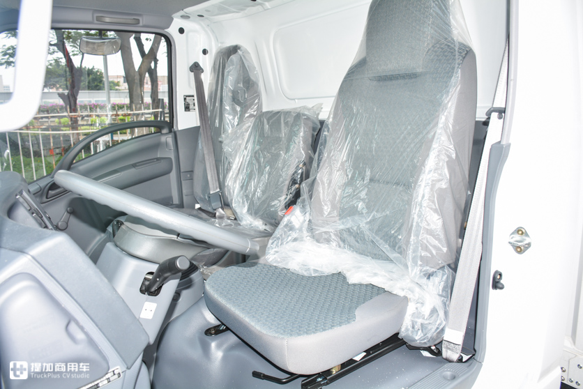 庆铃kv100轻卡3.0跟2.5有什么区别,kv100庆铃冷藏轻卡评测