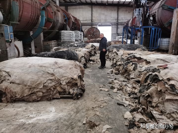 真皮沙发散发出的气味是甲醛吗,真皮沙发的味道是什么样的