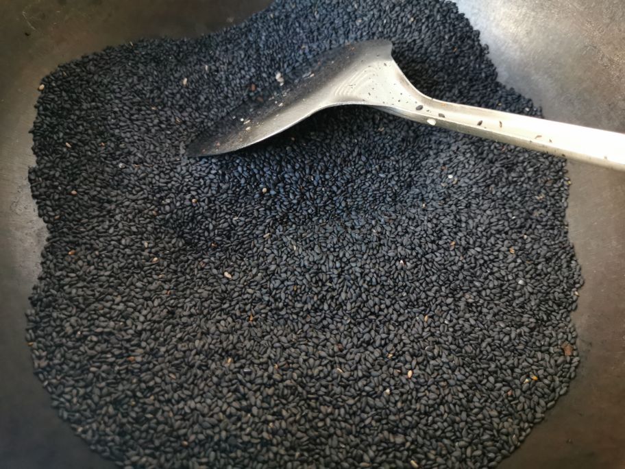 黑芝麻炒熟磨成粉,磨成粉的黑芝麻怎么吃