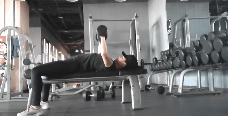 如何改善胸部下垂、外扩等问题?7个动作,让胸看起来挺拔、饱满