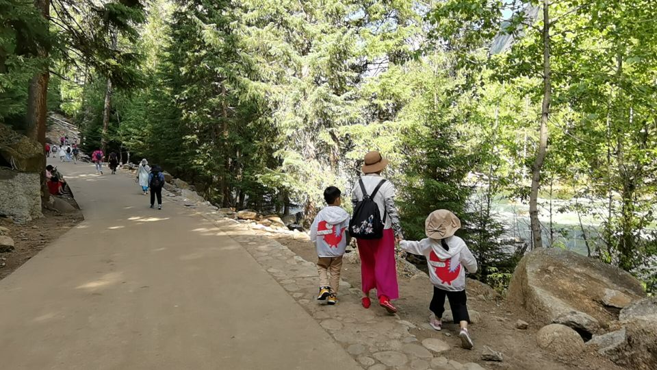 新疆天路可可托海,坐大巴从新疆去哈萨克斯坦