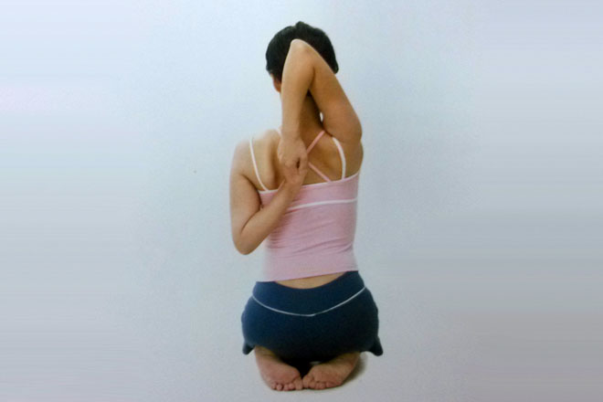 瑜伽基础入门在家练简单动作,入门瑜伽每天必练8个动作