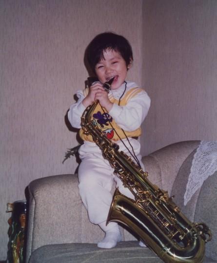 就算你不知道她但你一定在某个地方某个软件听过她的歌