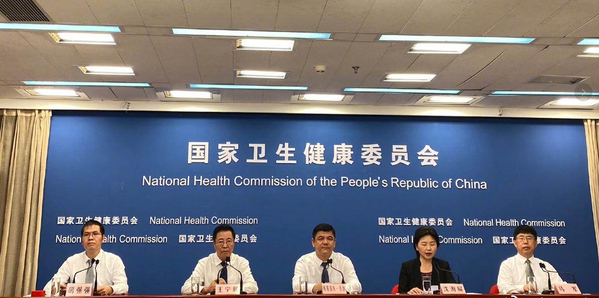 中医针灸能治疗青少年近视吗？专家辟谣：骗人忽悠的！近视不可逆